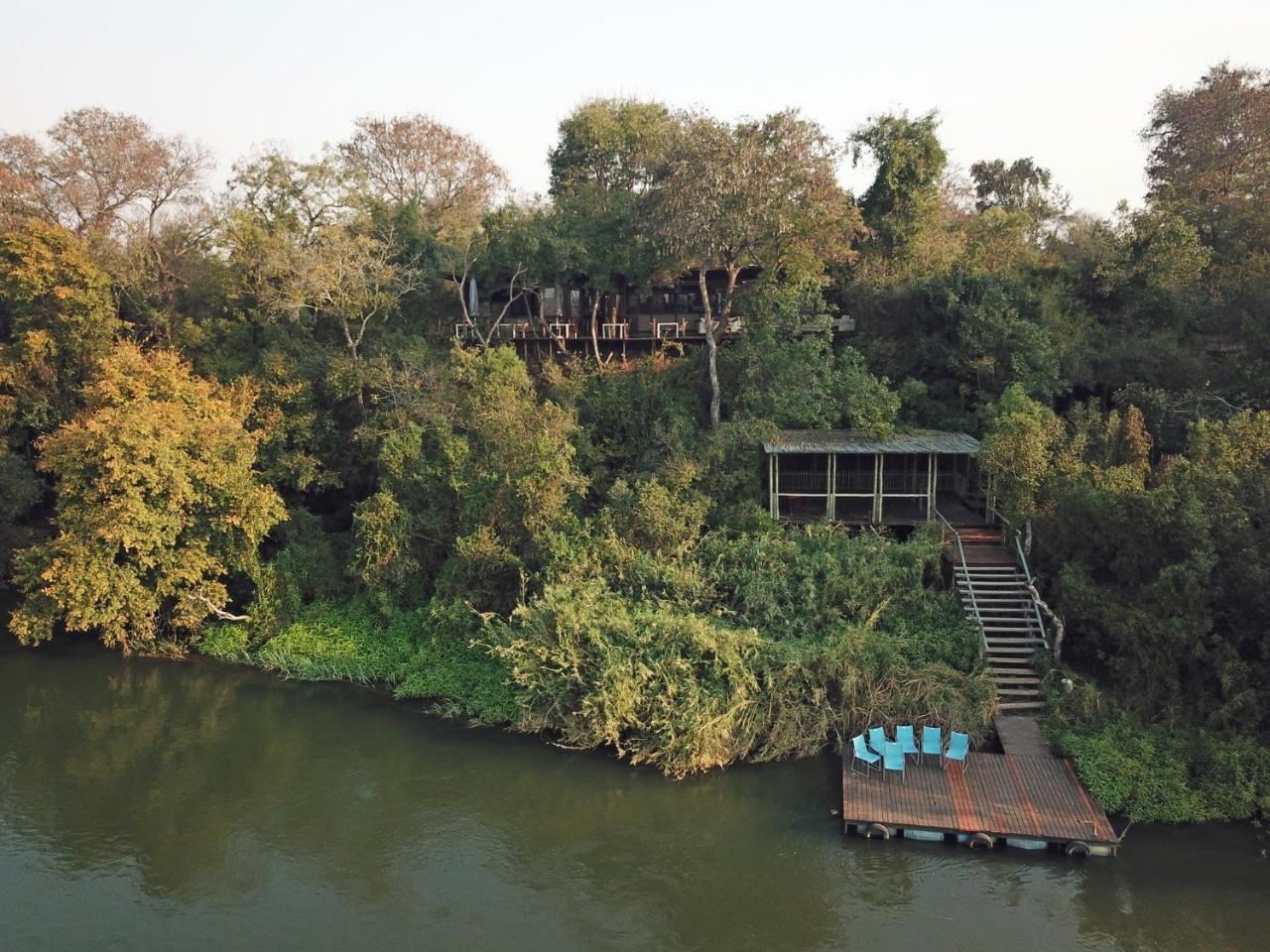Riverdance Lodge Mamono Exterior photo