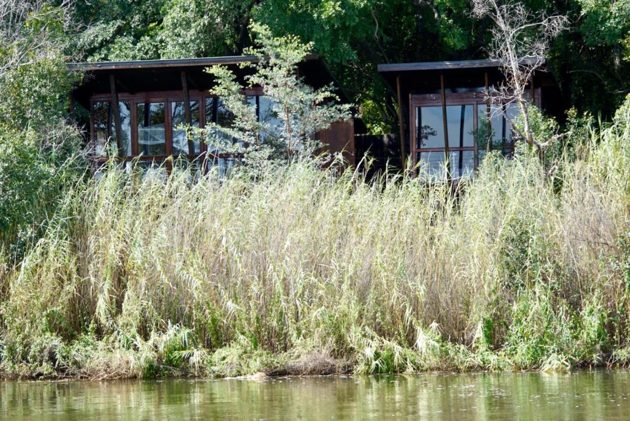 Riverdance Lodge Mamono Exterior photo